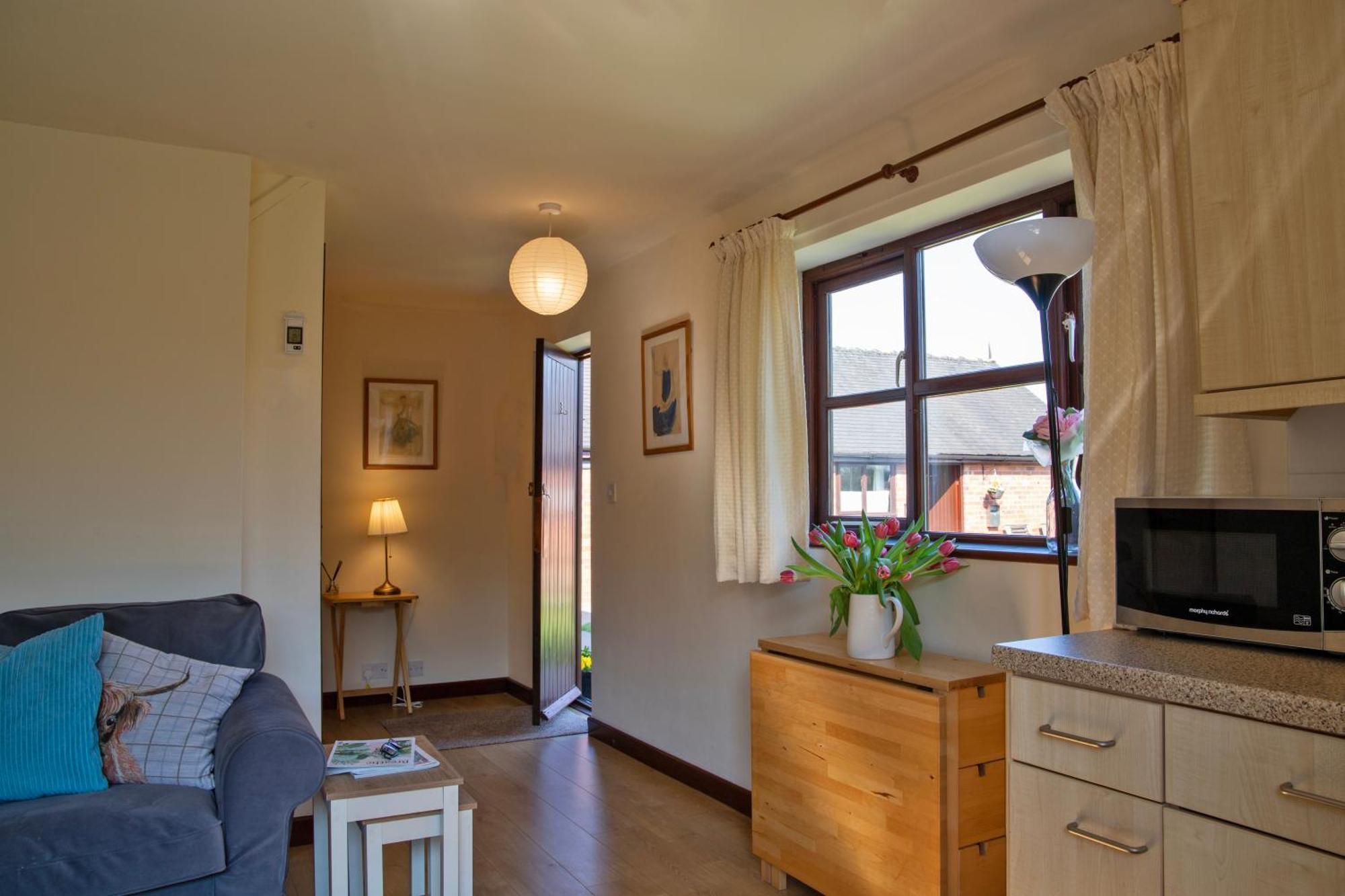 Charlie'S Cottage With Alpacas And 7Mins Drive To Alton Towers Denstone Esterno foto