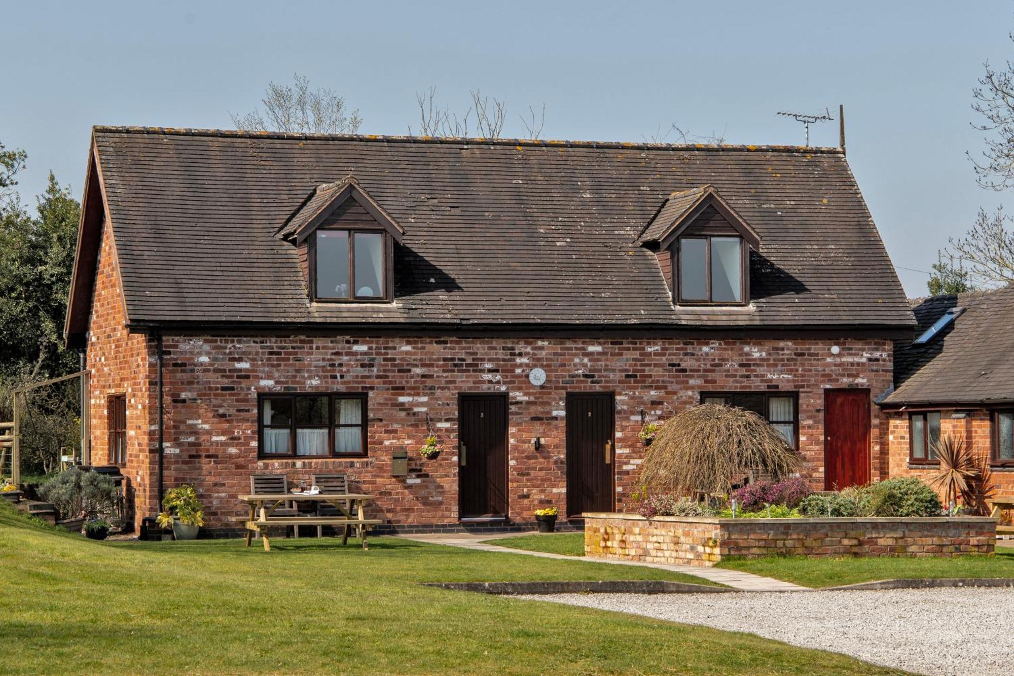 Charlie'S Cottage With Alpacas And 7Mins Drive To Alton Towers Denstone Esterno foto